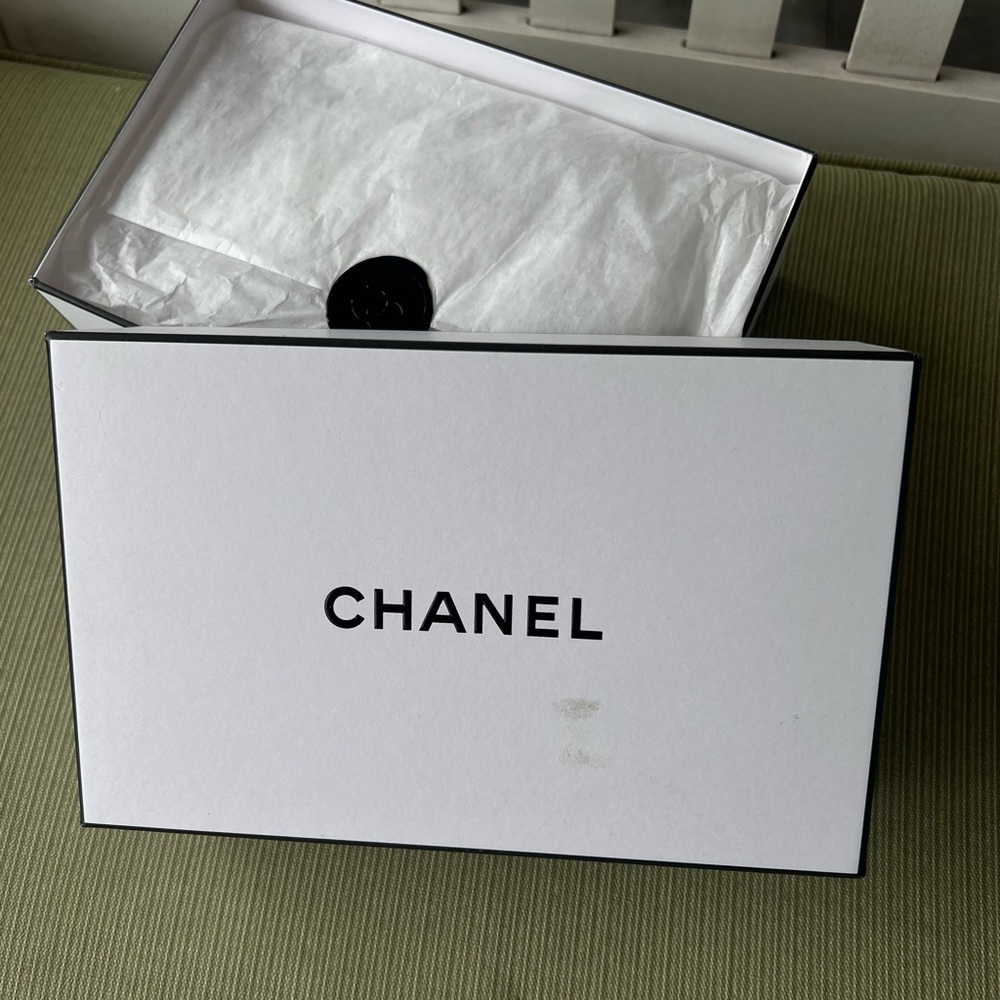 Chanel Medium Box